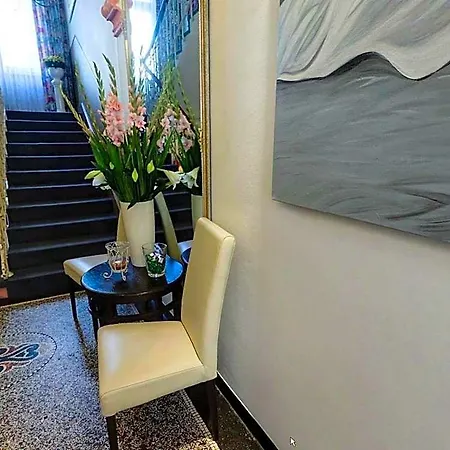 Regina Hotel 3*